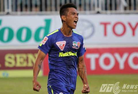 Hoàng Thiên muốn rời đội bóng phố Núi về SHB Đà Nẵng (Ảnh: Minh Trần)