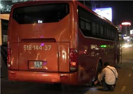 Va chạm với xe khách, nam thanh niên chết tại chỗ