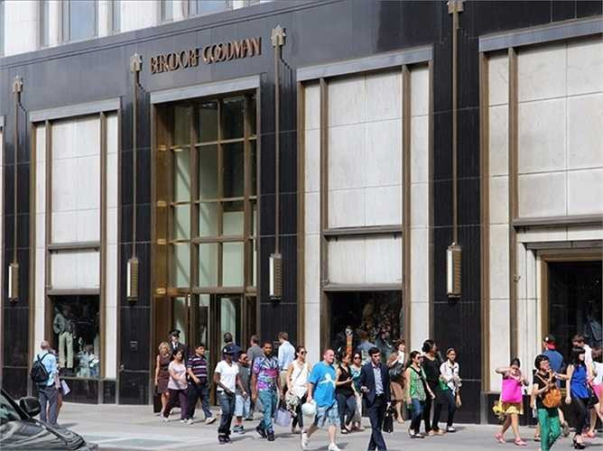 Bergdorf Goodman - New York, Mỹ: là một tòa nhà 8 tầng chuyên bán quần áo thời trang và hàng hóa cao cấp, bao gồm cả nhà hàng và quán cà phê. 