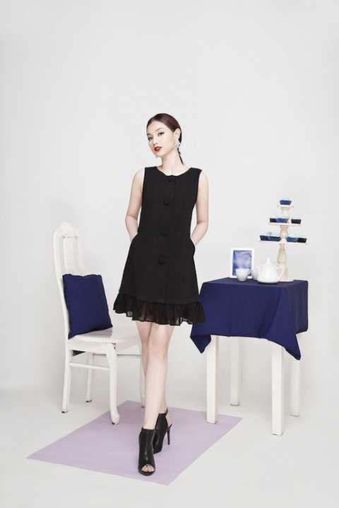 Khi những cơn mưa về cuộc sống gia đình không mấy êm ả qua đi, MC Quỳnh Chi chỉ tập trung cho với các hoạt động nghệ thuật. Người đẹp đã có những chiến dịch khởi động lại bản thân và lột xác toàn diện để bắt đầu một hành trình mới. 