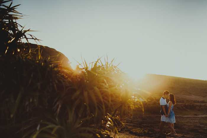 Vẻ hoang sơ của đảo Lý Sơn khiến nhiều đôi bạn trẻ thích thú