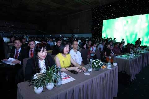 Hình hàng nghìn người đến tham dự sự kiện ra mắt căn hộ The Park