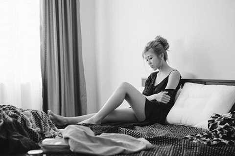 Tôi cô đơn trên con đường mình đang đi. Tôi cô đơn trên con đường mình đang đi.