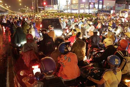 Xa Lộ Hà Nội từ cầu Sài Gòn hướng về Thủ Đức