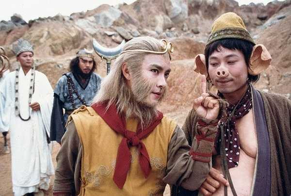 Năm 1996, Hãng truyền hình TVB kỷ niệm 29 năm thành lập bằng bản dựng Tây du ký mới. Mặc dù phải chịu nhiều áp lực từ tác phẩm kinh điển nhưng với yếu tố hiện đại, hài hước Tây du ký vẫn được khán giả ở mọi độ tuổi yêu thích và dẫn đầu top 10 phim truyền hình ăn khách nhất tại Hong Kong trong cùng năm đó. 