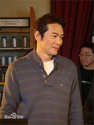 Tuy nhiên, công việc diễn xuất của Giang Hoa ở đại luc khá mờ nhạt và không tạo được tiếng vang. Sau đó, anh bị chấn thương ở thắt lưng và mắc chứng trầm cảm. Từ năm 2009, Giang Hoa hoàn toàn không đóng phim và vợ Mạch Khiết Văn trở thành trụ cột kinh tế duy nhất. Thời gian gần đây, khi tình trạng sức khỏe được cải thiện, anh đổi nghề làm nhân viên bán bảo hiểm để chăm lo cho gia đình.