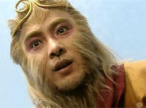 Sau đó, giữa TVB và Trương Vệ Kiện nảy sinh mâu thuẫn trong việc thương lương cát-sê. Nhà đài chọn Trần Hạo thay thế anh đảm nhận vai Tôn Ngộ Không. Vệ Kiện quyết định chấm dứt hợp động và tác ra hoạt động riêng. Chỉ trong một thời gian ngắn, anh tỏa sáng với loạt phim hài cổ trang: Trần Mộng Cát, Thời niên thiếu của Phương Thế Ngọc, Tiểu Bảo và Khang Hy, Kỳ phùng địch thủ...