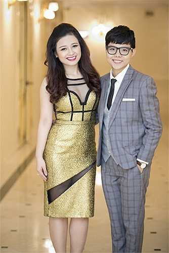 Đây là 4 cái tên hot được khán giả thủ đô đặc biệt yêu mến trong thời gian gần đây, chính vì vậy mà khán phòng Nhà Hát Lớn đã không còn một chỗ trống trước khi chương trình diễn ra.