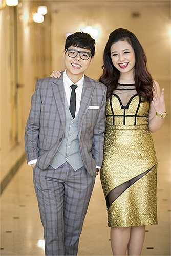 Mỗi người một sức hút, cùng phong cách giao lưu đa dạng, khiến cho khán giả có những giây phút lắng đọng, nhưng cũng không thiếu những tiếng cười. 