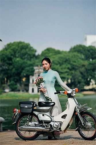 Hiện cô nàng đã 20 tuổi, đang du học tại Mỹ.