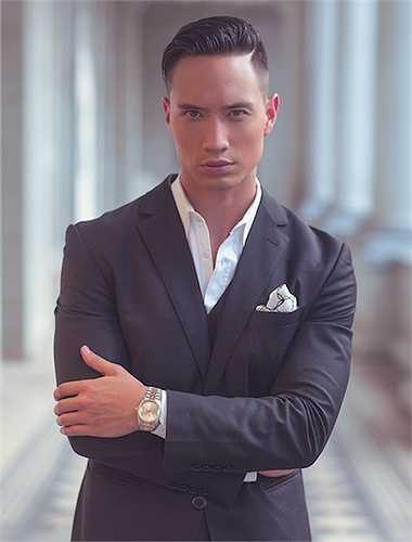 Kim Lý vừa thực hiện một bộ ảnh vintage với trang phục vest với sự hỗ trợ của giám đốc sáng tạo Nguyễn Hoàng Anh và nhiếp ảnh gia Tang Tang.