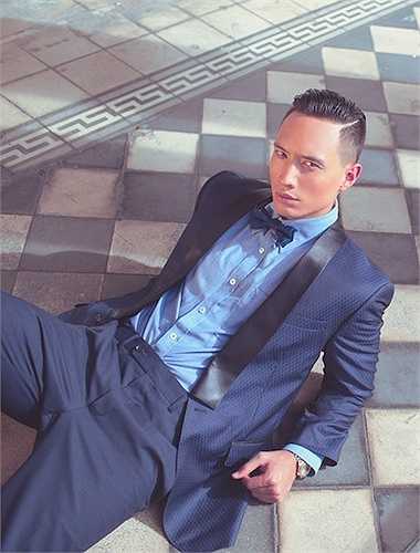 'Là một người của công chúng, tôi luôn mong dùng sức ảnh hưởng của mình, dù ít dù nhiều, để giúp thế hệ trẻ tự tin, vững mạnh cả về thể chất lẫn tinh thần. Đó sự đầu tư về chiều sâu, rất cần thiết, giúp tạo nên nền tảng vững chắc để Việt Nam ngày càng phát triển trong tương lai.'