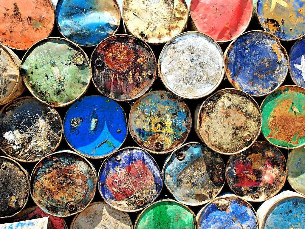 Giá xăng trong nước thế nào khi giá dầu thế giới liên tục 'chạm đáy'?