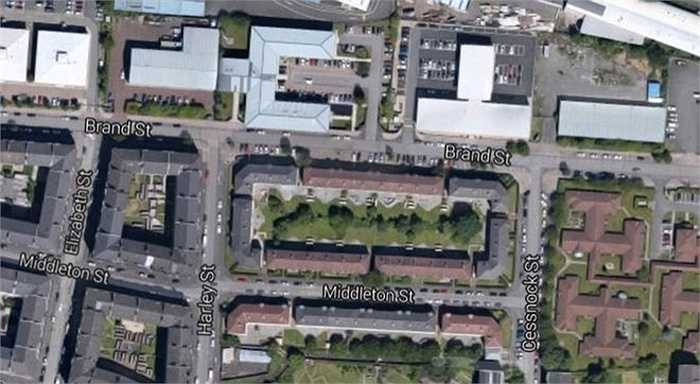 Năm 2003, nữ triệu phú còn bị tấn công bên ngoài văn phòng ở Glasgow. Rất nhiều mẫu đồ lót mới đã bị cướp đi. Kẻ tấn công còn tẩu thoát bằng ôtô của Michelle.