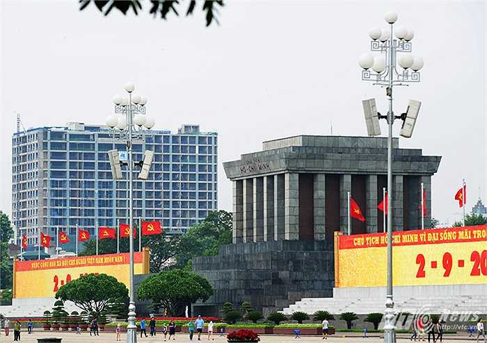 Tòa nhà lấn át không gian Lăng Bác: Hà Nội phát hiện hàng loạt sai phạm