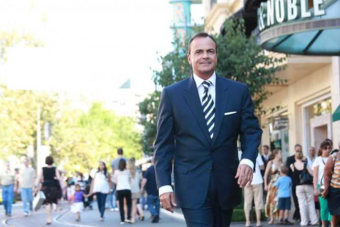 Tỷ phú gốc Việt lọt vào top 400 người giàu nhất nước Mỹ