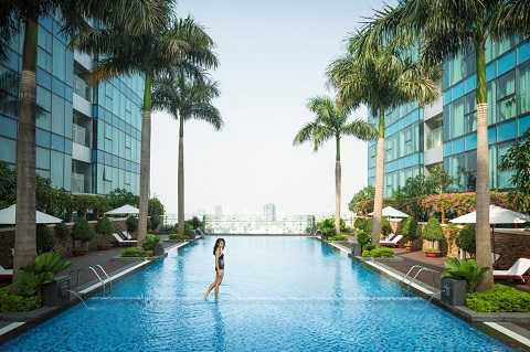 Không gian riêng tư của bể bơi Sky Pool tại tầng 21, Vinhomes Đồng Khởi 