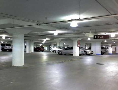 Hãy để ý khi đến các bãi đỗ xe vắng lặng Hãy để ý khi đến các bãi đỗ xe vắng lặng