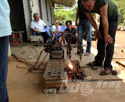 Chiếc máy hàn tự động bằng khí hydro