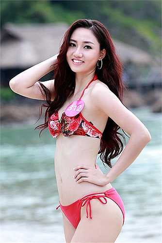 Cô gái sinh năm 1992 Ngô Trà My đến từ Hà Nội được đánh giá là một trong những đối thủ đáng gờm của cuộc thi năm nay, dù chưa từng thử sức ở đầu trường sắc đẹp nào. Không chỉ có chiều cao ấn tượng 1m77,5, Trà My cũng có vòng 3 gợi cảm với số đo 103 cm. Trà My cũng thổ lộ cô rất chăm tập luyện để giữ gìn vóc dáng. 