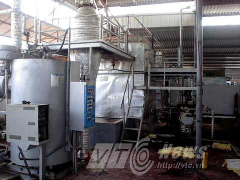 Chiếc máy chế biến rác thải thành chất đốt Chiếc máy chế biến rác thải thành chất đốt