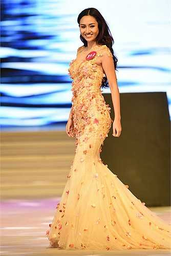 Hiện tại, toàn bộ khâu chuẩn bị cuối cùng được ban tổ chức hoàn thành, sẵn sàng cho đêm chung kết Hoa hậu hoàn vũ thật hoành tráng và chuyên nghiệp.