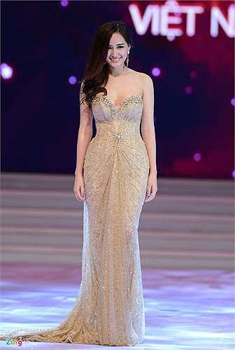 Mai Phương Thúy vẫn lôi cuốn mọi ánh nhìn sau gần 10 năm đăng quang (ảnh: Zing)