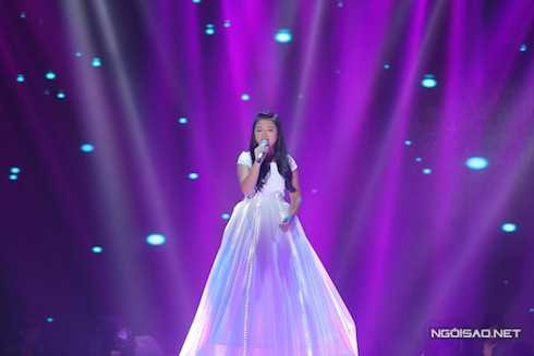 Hà Minh của đội Dương Khắc Linh chọn hit 'khủng' của Beyoncé - ‘Listen’để thể hiện.