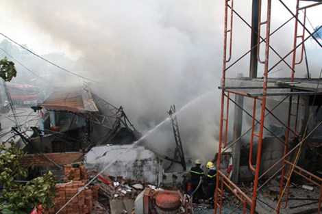 Hiện vẫn chưa ước tính được thiệt hại do đám cháy gây nên. Hiện vẫn chưa ước tính được thiệt hại do đám cháy gây nên.