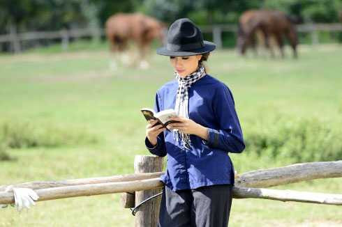 á hậu lệ hằng