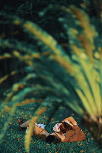 Bộ ảnh cưới ‘Nắng vàng trên cỏ xanh’ lãng mạn của cặp đôi Hà thành