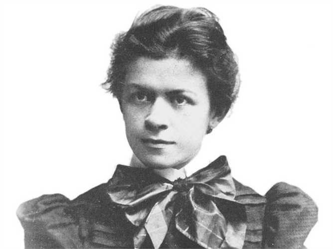 Cùng năm mà ông trở thành nhà khoa học nổi tiếng nhất thế giới, gia đình ông tan vỡ. Albert và Mileva Marić chính thức chia tay 