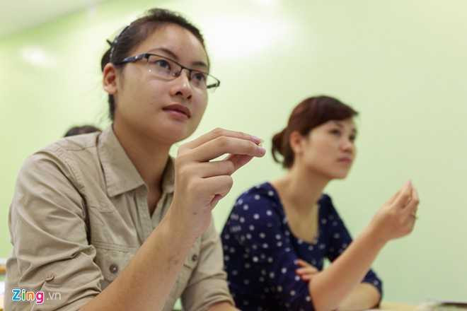 Giáo viên học viết chữ đẹp