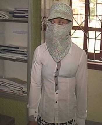 Phạm Văn Toàn giả gái