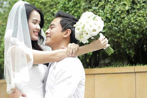 Tuy đã công khai mối quan hệ tình cảm, nhưng cả Tú Vi và Văn Anh đều rất kín tiếng trong những chuyện riêng tư mang tính trọng đại như đính hôn và kết hôn.