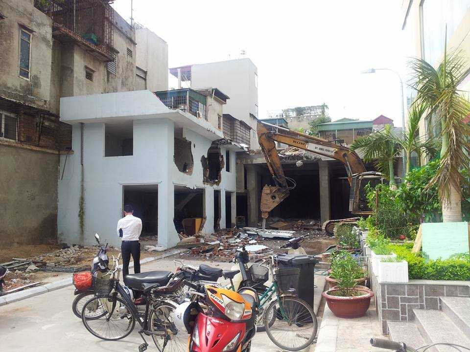 2/4 công trình vi phạm tại dự án Thăng Long Garden đã được tháo dỡ. Ảnh: Châu Anh