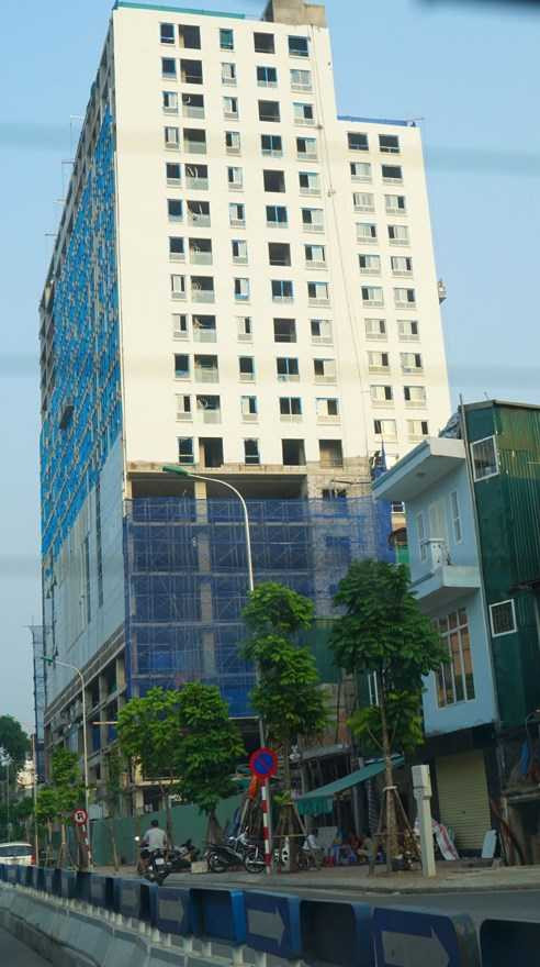 Tòa nhà lấn át không gian Lăng Bác: Vì sao họ dám vi phạm?