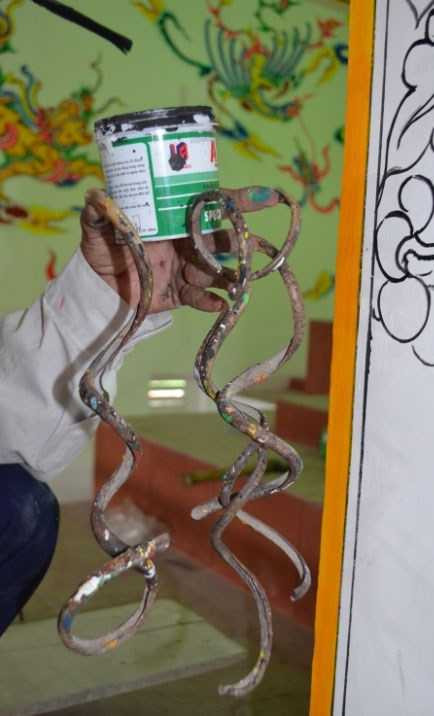 Đến nay, móng tay dài nhất đã lên tới 50cm, móng ngắn nhất 15cm