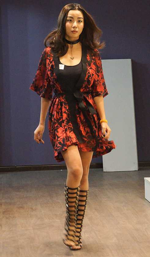 Siêu mẫu phong cách 2013 Lại Thanh Hương xuất hiện tại buổi casting với trang phục khoẻ khoắn, ấn tượng