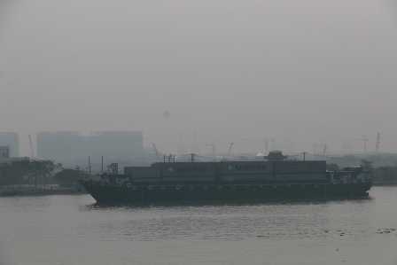 'Mù khô' xuất hiện dày đặc tại TP.HCM