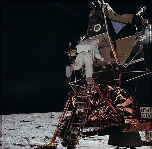 Apollo 11 đã đạt được kết quả vào ngày 20/7/1969 khi phi hành gia Neil Armstrong và Buzz Aldrin hạ cánh và đi trên bề mặt của Mặt Trăng. (Nguồn: Sputniknews)