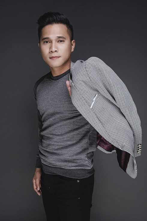 Lương Viết Quang sở hữu chất giọng trầm ấm với những bản ballad ngọt ngào.