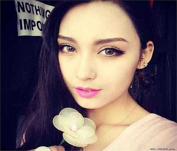 Rất nhiều đàn ông Trung Quốc mong muốn lấy vợ Tân Cương vì vẻ bề ngoài xinh đẹp của phụ nữ nơi đây. 