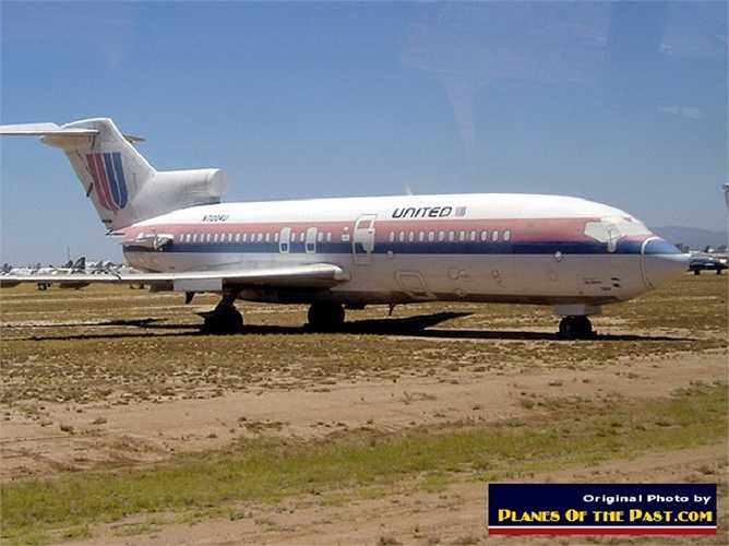 Một chiếc Boeing 727-100 sản xuất từ năm 1963