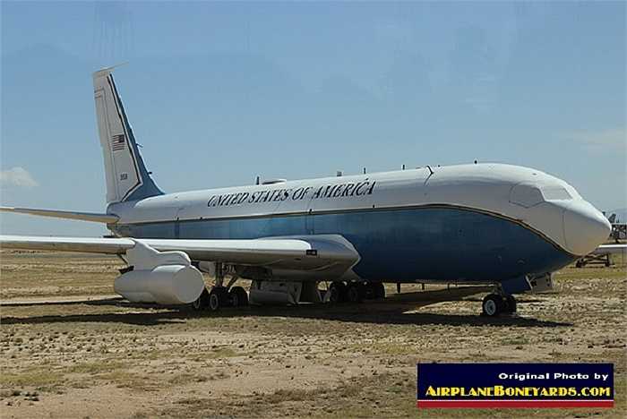 Căn cứ không quân Davis-Monthan, Arizona là nơi tập trung toàn bộ những máy bay đã ngừng hoạt động của Mỹ bao gồm của cả Không quân và Hàng không vũ trụ. Hình ảnh một chiếc máy bay dân dụng