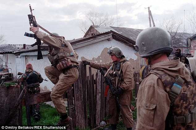 Đặc nhiệm Spetsnaz làm nhiệm vụ năm 2002