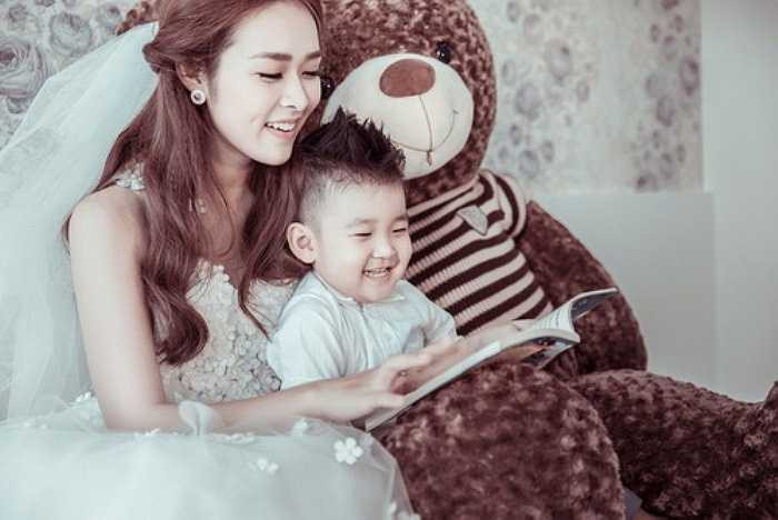  Nữ diễn viên cũng muốn mọi người hiểu rằng hiện tại cô đã bình yên trong tâm.'Sau này nếu không thể có một người đàn ông nào thấu hiểu để gắn kết thì ít ra Ngọc cũng đã có người đàn ông cho riêng mình, đó là con trai', Diệp Bảo Ngọc chia sẻ.