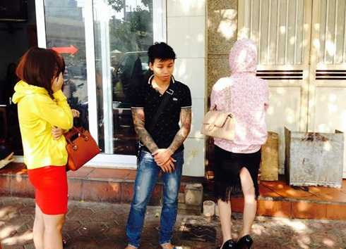 Truy quét 'quái xế' xăm trổ chở chân dài lộng hành ở Hà Nội