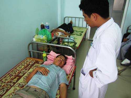 Anh Hoàng Hữu Trường bị chấn thương ở tay, vẫn chưa hoàn hồn vì vụ tai nạn quá kinh hoàng