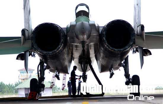 Là loại máy bay chiến đấu 2 động cơ, có tốc độ vượt âm, được trang bị nhiều loại vũ khí hiện đại, SU-30MK2 đã góp phần nâng cao đáng kể sức mạnh của Không quân nhân dân Việt Nam